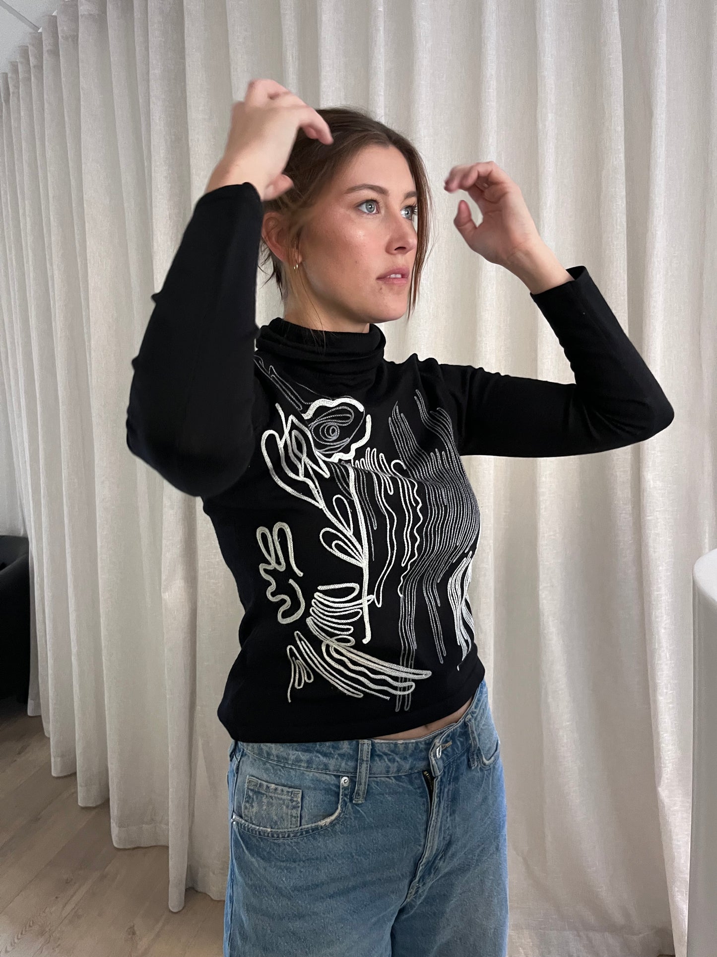 EMBROIDERY TURTLE NECK Y2K
