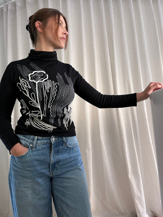 EMBROIDERY TURTLE NECK Y2K