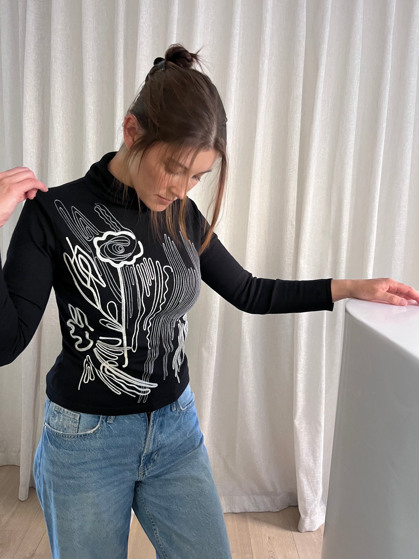 EMBROIDERY TURTLE NECK Y2K