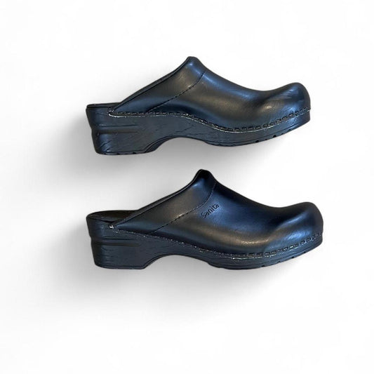 SANITA CLOGS